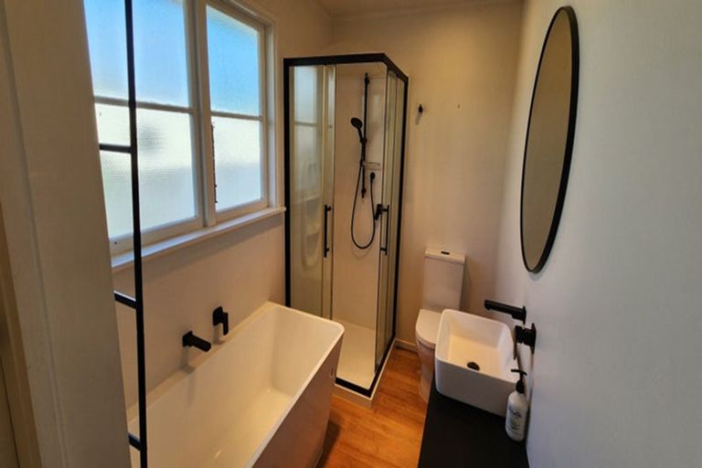 Photo of property in 37 Reid Avenue, Hawera, 4610