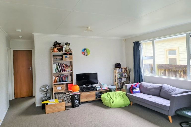 Photo of property in 42 Marne Street, Hokowhitu, Palmerston North, 4410