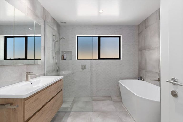 Photo of property in 20 Howden Drive, Jacks Point, 9371