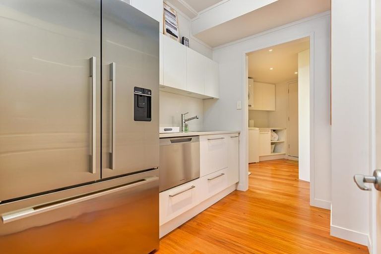 Photo of property in 24 Whitby Crescent, Mairangi Bay, Auckland, 0630