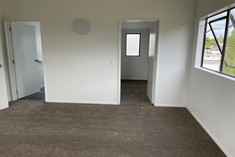 Photo of property in 2/14 Rakaia Rise, Clover Park, Auckland, 2019