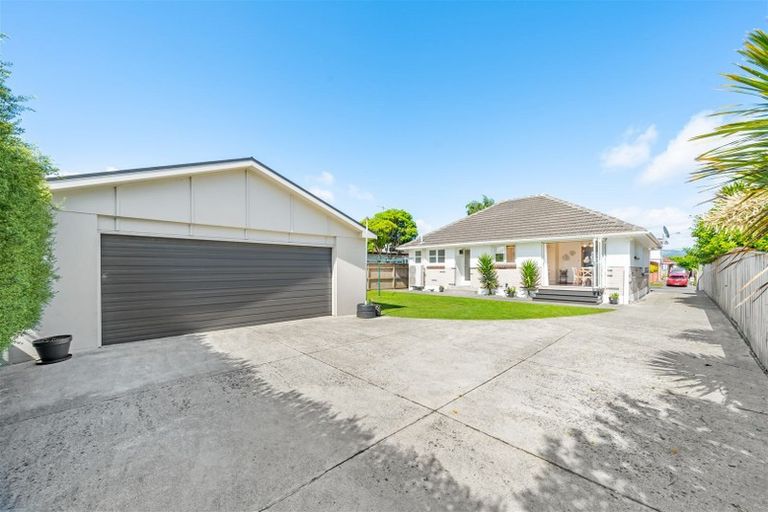 Photo of property in 28 Kashmir Avenue, Clouston Park, Upper Hutt, 5018