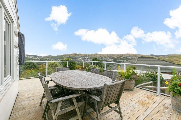 Photo of property in 5 Trinidad Crescent, Grenada Village, Wellington, 6037