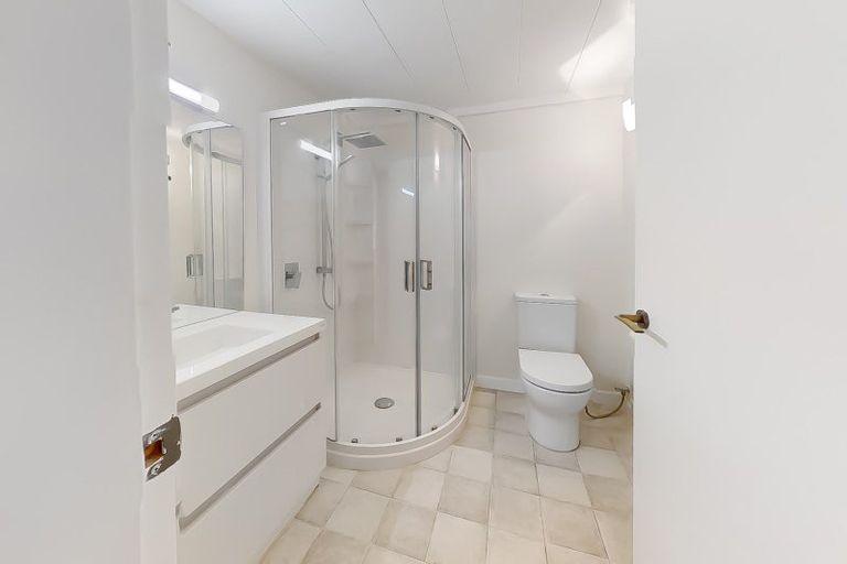 Photo of property in Stadium Garden Flats, 102/107 Thorndon Quay, Pipitea, Wellington, 6011