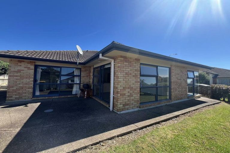 Photo of property in 2 Deerfield Place, Flat Bush, Auckland, 2019