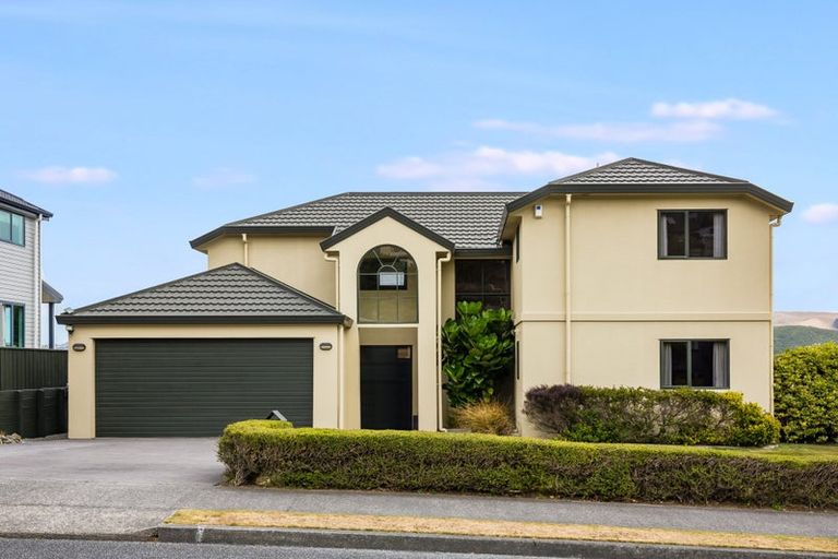 Photo of property in 138 Woodman Drive, Tawa, Wellington, 5028