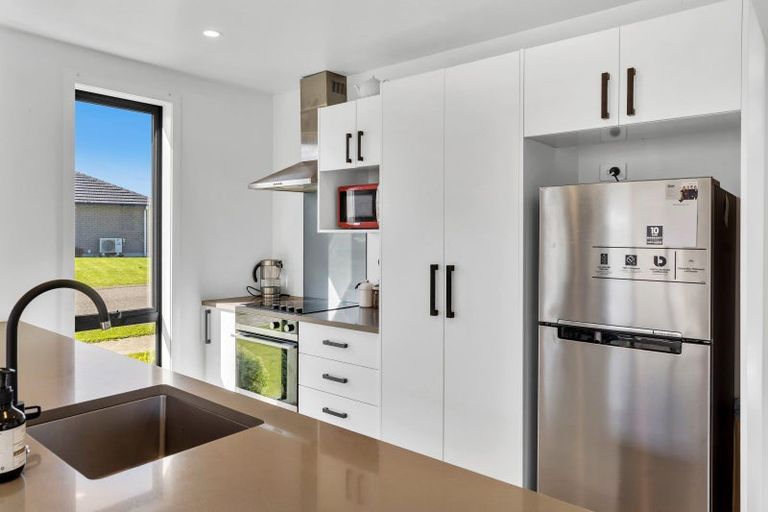 Photo of property in 19 Tarata Grove, Lansdowne, Masterton, 5810