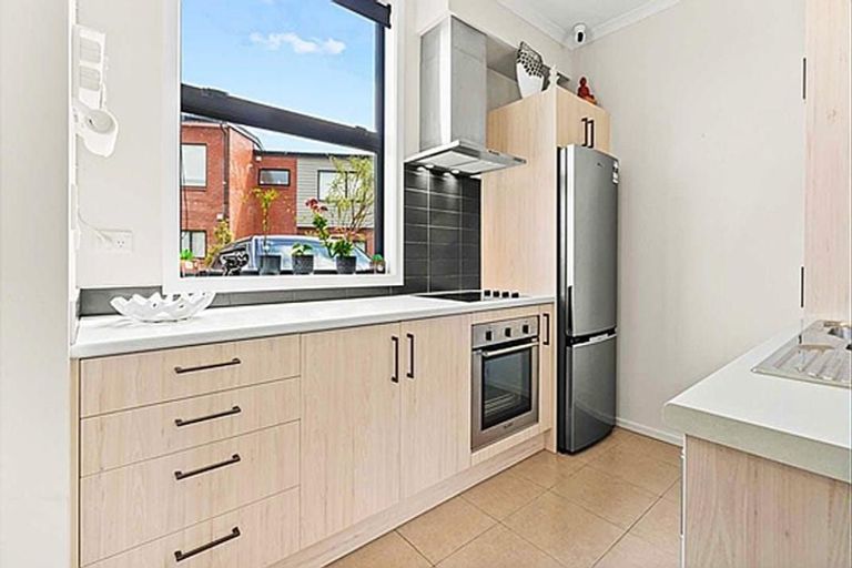 Photo of property in 11 Fermi Lane, Papakura, 2110