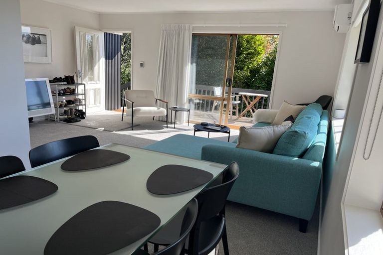 Photo of property in 2/16 Malters Place, Browns Bay, Auckland, 0630