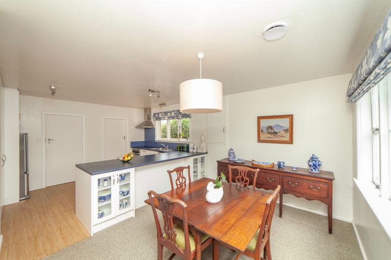 Photo of property in 5 Burrows Place, Ilam, Christchurch, 8041