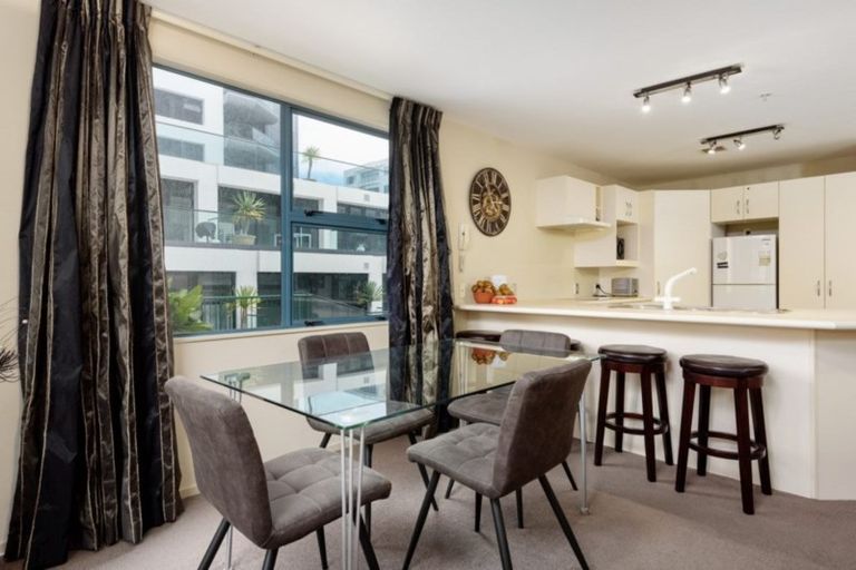 Photo of property in 21/3 Maunganui Road, Mount Maunganui, 3116