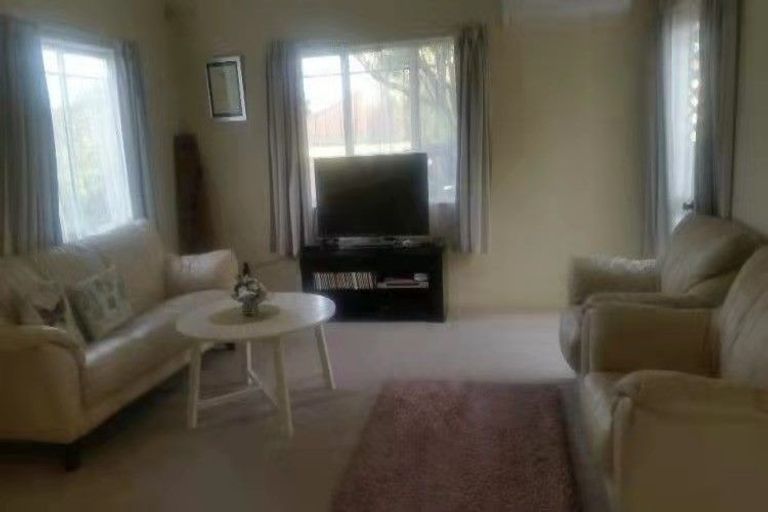 Photo of property in Chantelle Close, 44e Lavery Place, Sunnynook, Auckland, 0632