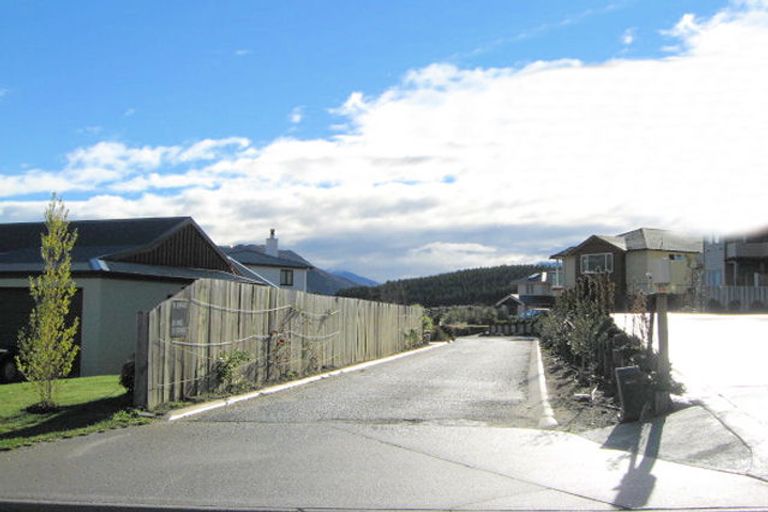 Photo of property in 16 Mataraki Place, Wanaka, 9305