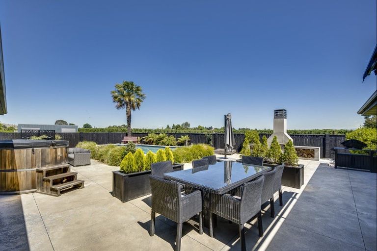 Photo of property in 77 Algernon Road, Longlands, Hastings, 4172