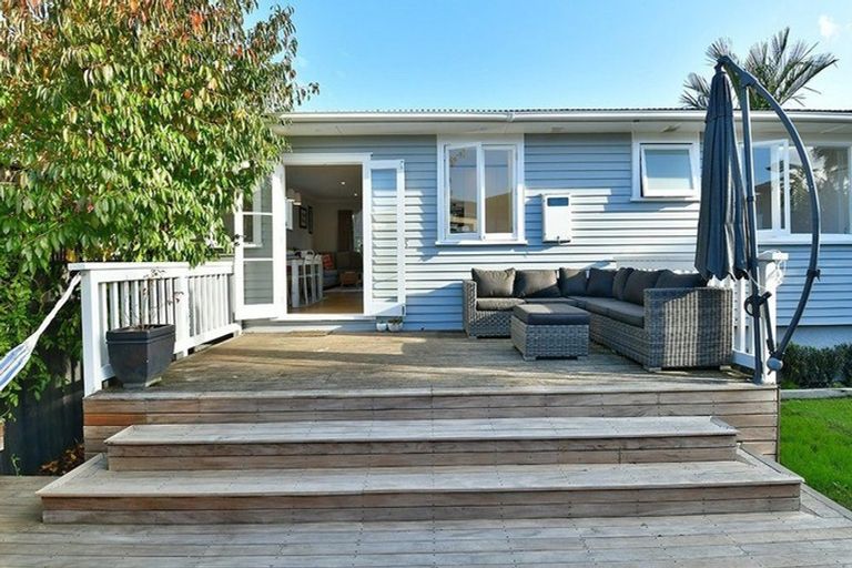 Photo of property in 57 Rosedale Road, Pinehill, Auckland, 0632