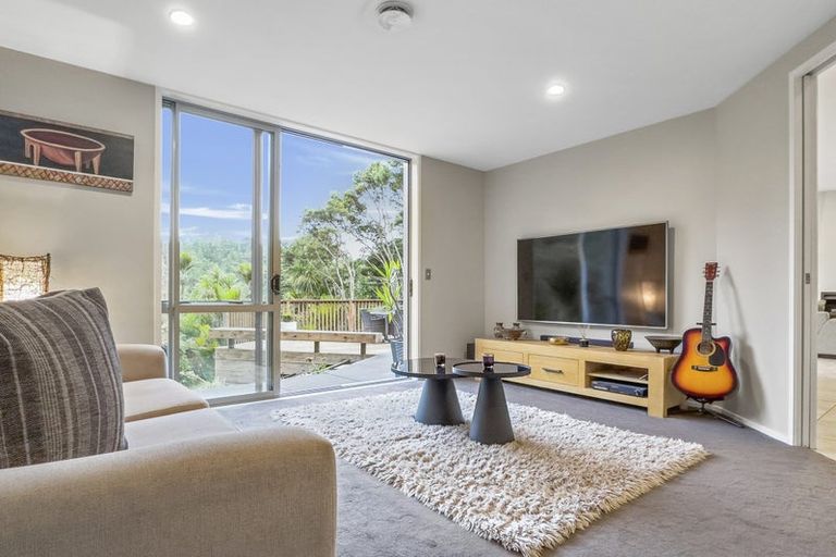 Photo of property in 20 Bendalls Lane, Oratia, Auckland, 0604