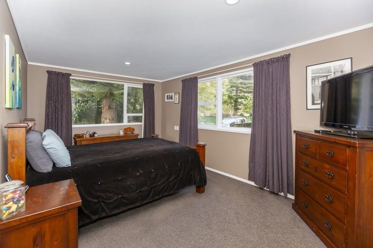 Photo of property in 216 Main Road South, Raumati South, Paraparaumu, 5032