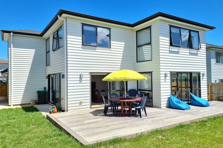 Photo of property in 49 Umu Place, Mangere, Auckland, 2022