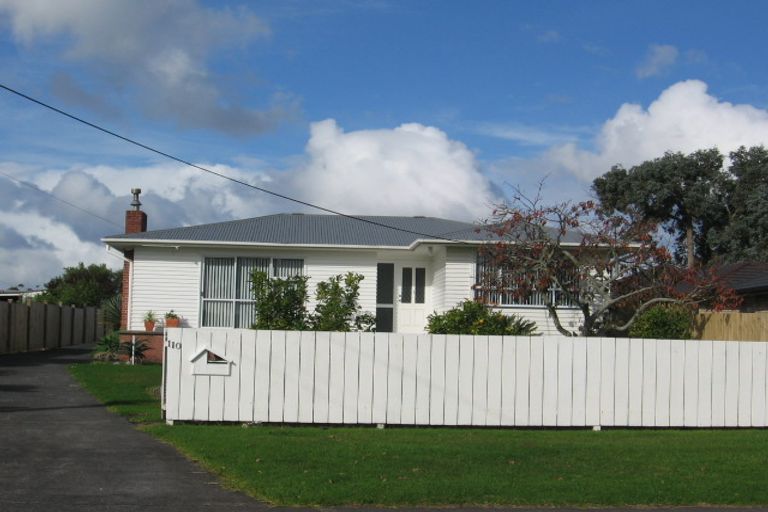 Photo of property in 110 Matipo Road, Te Atatu Peninsula, Auckland, 0610