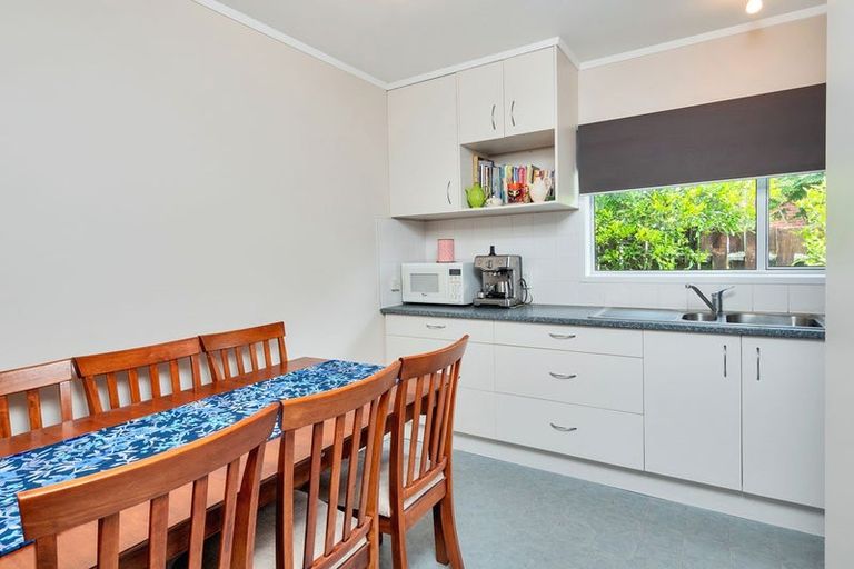 Photo of property in 1/17 Captain Scott Road, Glen Eden, Auckland, 0602