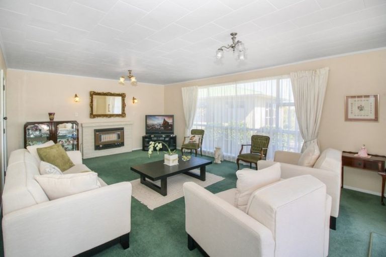 Photo of property in 18 Truby King Street, Merrilands, New Plymouth, 4312