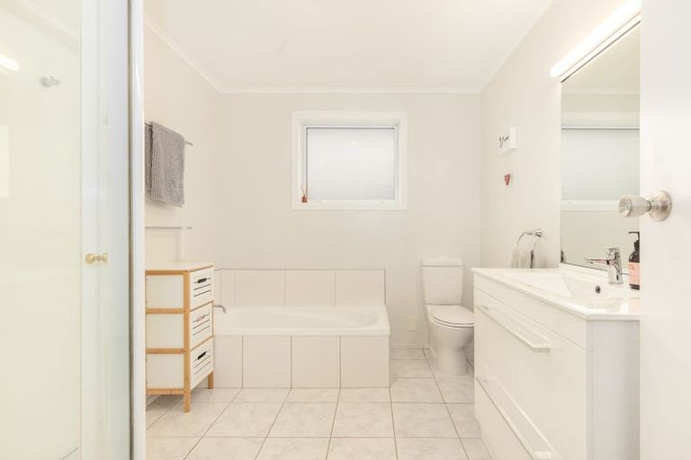 Photo of property in 14 Walton Road, Paraparaumu Beach, Paraparaumu, 5032