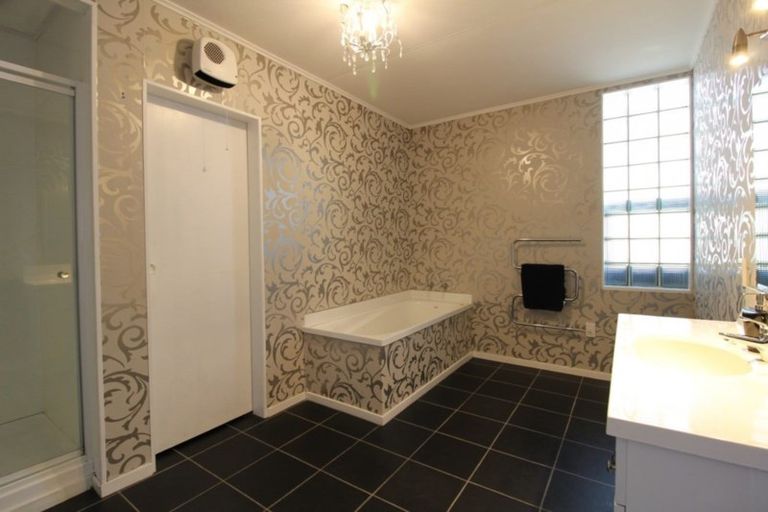 Photo of property in 168 Mackenzie Street, Winton, 9720