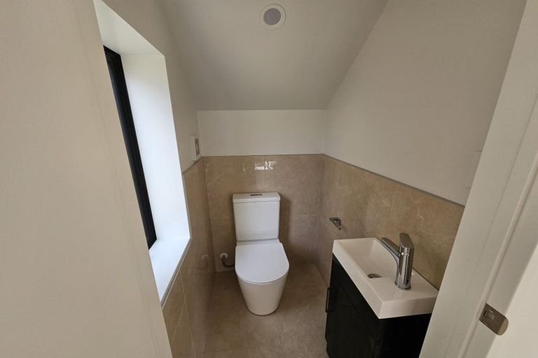 Photo of property in 4f Hepburn Road, Glendene, Auckland, 0602