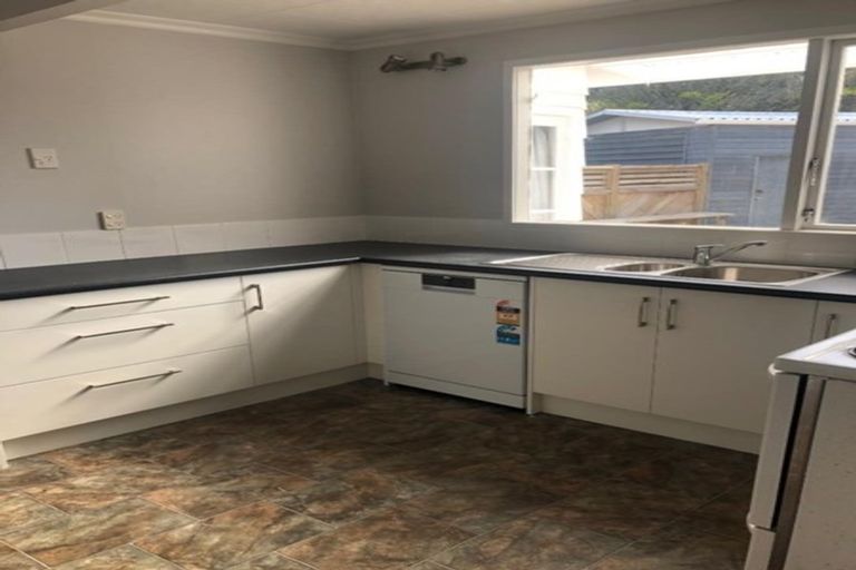 Photo of property in 24 Marere Avenue, Paraparaumu, 5032