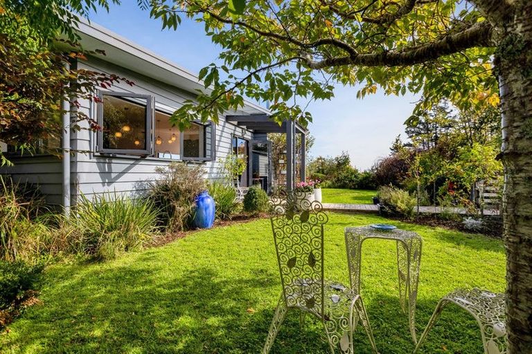 Photo of property in 10 Allan Road, Burgess Park, New Plymouth, 4371