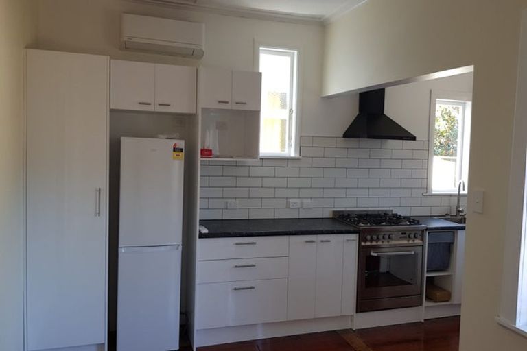 Photo of property in 58 Rotherham Terrace, Miramar, Wellington, 6022