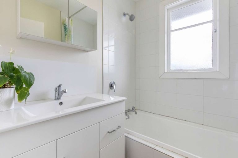 Photo of property in 65 Shakespeare Avenue, Enderley, Hamilton, 3214