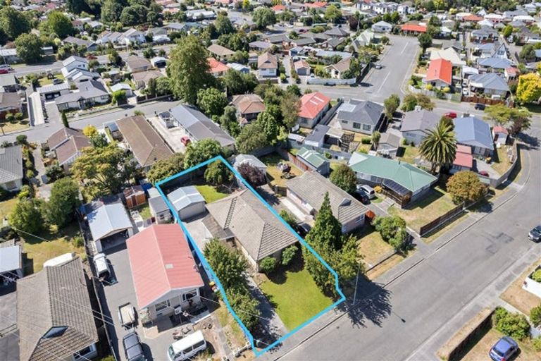 Photo of property in 8 Davidson Crescent, Hornby, Christchurch, 8042