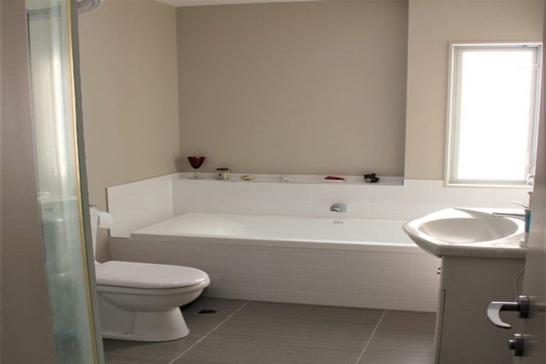 Photo of property in 1/18 Montgomery Avenue, Karori, Wellington, 6012