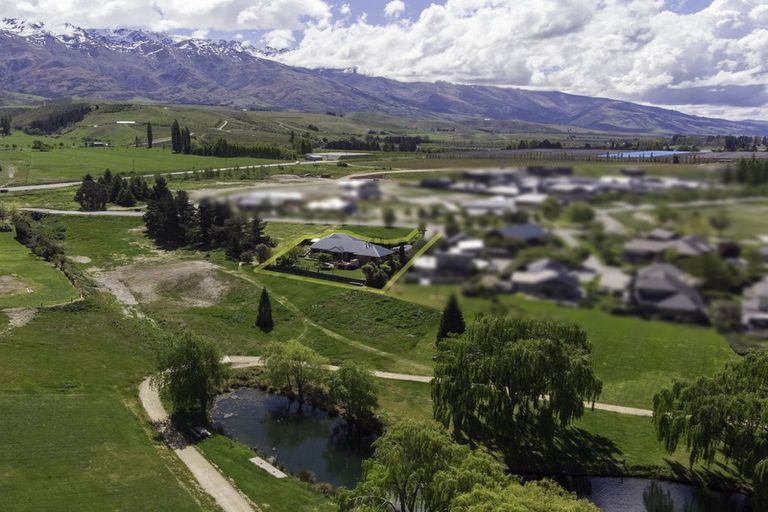 Photo of property in 4 Pisa Moorings Road, Mount Pisa, Cromwell, 9383