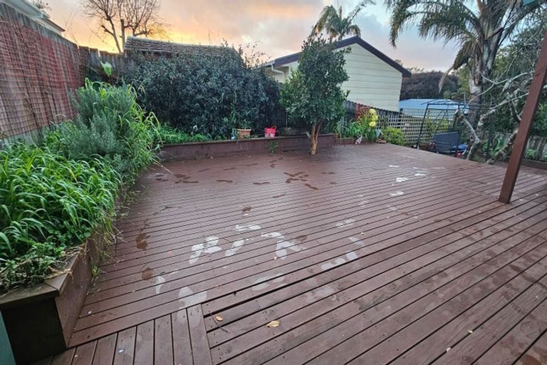 Photo of property in 19a Crystal Avenue, Glendene, Auckland, 0602