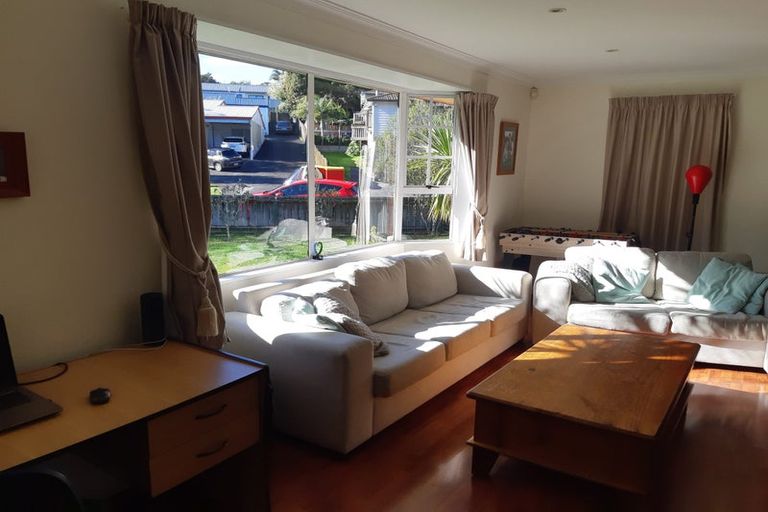 Photo of property in 4 Fernwood Grove, Bayview, Auckland, 0629