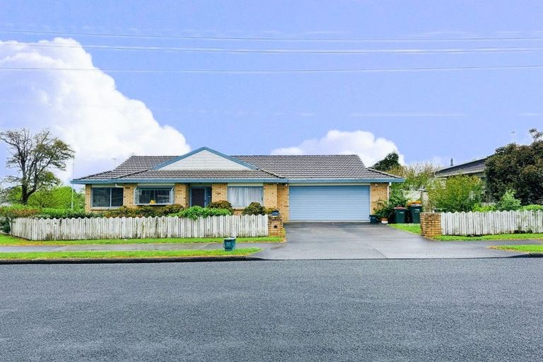Photo of property in 2/17 Queen Street, Papakura, 2110