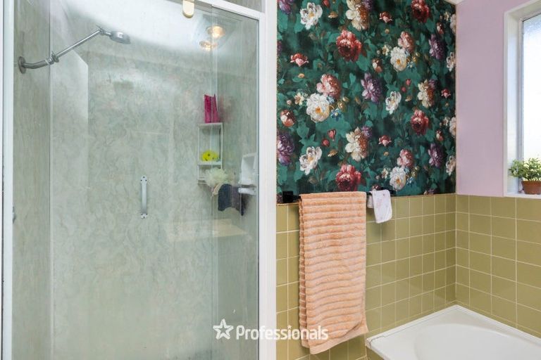 Photo of property in 2/6 Indiana Grove, Totara Park, Upper Hutt, 5018