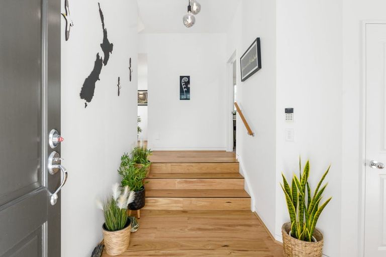 Photo of property in 2 Minchin Crescent, St Andrews, Hamilton, 3200