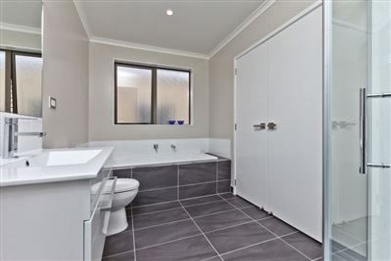 Photo of property in 46 Bomb Point Drive, Hobsonville, Auckland, 0616
