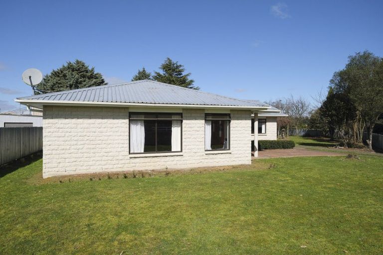 Photo of property in 15 Windsor Street, Dannevirke, 4930