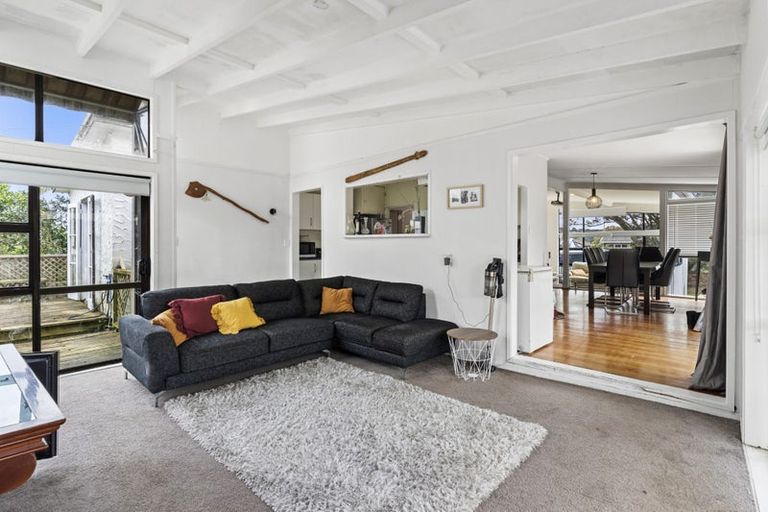 Photo of property in 28 Sunnyhaven Avenue, Beach Haven, Auckland, 0626