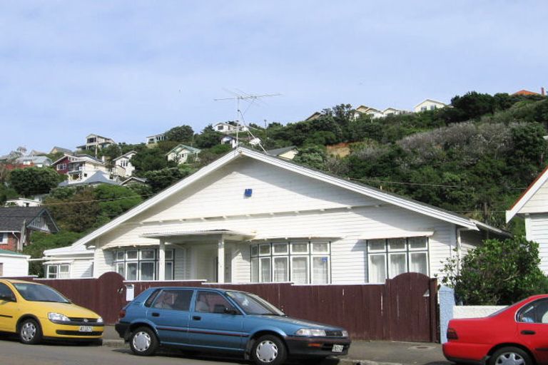 Photo of property in 372 The Parade, Island Bay, Wellington, 6023