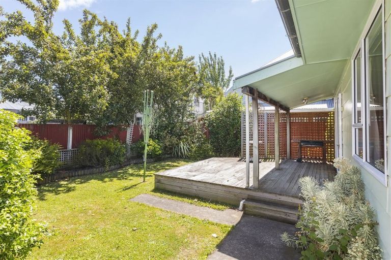 Photo of property in 2/87 Olliviers Road, Phillipstown, Christchurch, 8011