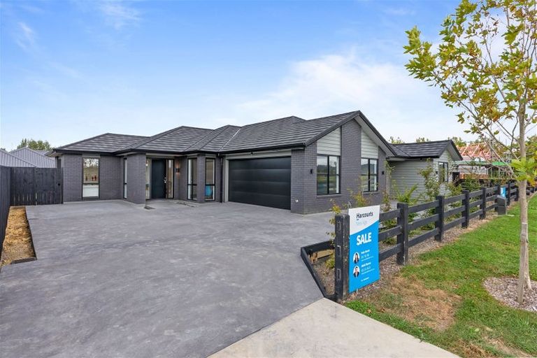 Photo of property in 110 Monument Road, Clevedon, 2582