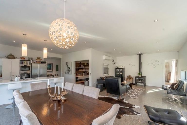 Photo of property in 3 Eagle Place, Martinborough, 5711