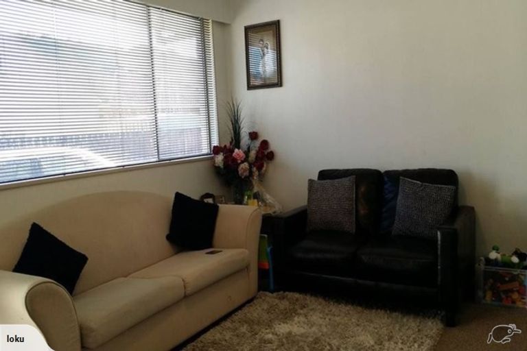 Photo of property in 3/10 Rawson Street, Tawa, Wellington, 5028