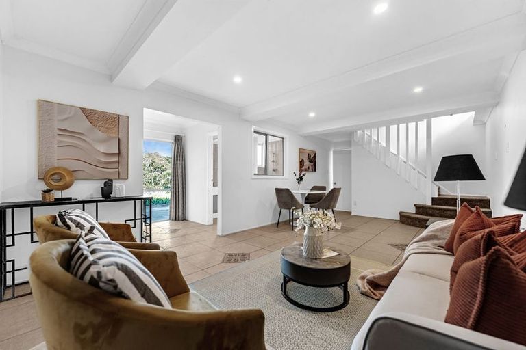 Photo of property in 20 Finn Place, Totara Vale, Auckland, 0629