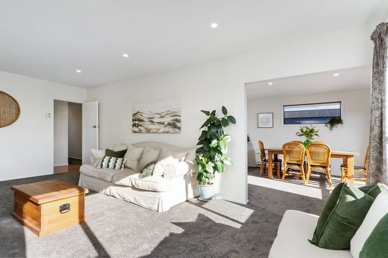 Photo of property in 8 Oldham Crescent, Halswell, Christchurch, 8025